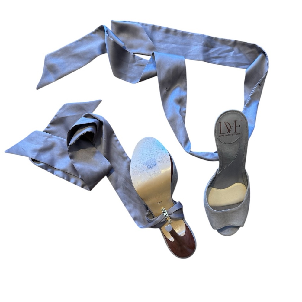 Diane Von Furstenberg grey leather and  Satin Heels with Ribbon Tie size 7